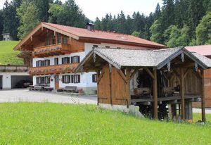 Haus Strehhuber – Vierbettzimmer / Dusche/WC Nr. 2
