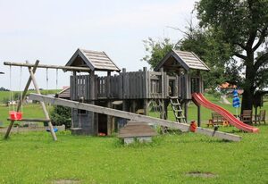 Haus Strehhuber – Vierbettzimmer / Dusche/WC Nr. 2