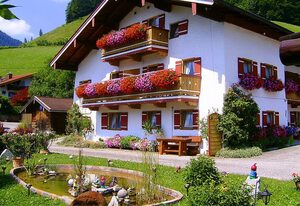 Haus Urban – Doppelzimmer Kahlersberg - Dusche/WC, 20qm, ohne Balkon, TV, Mansardenzimmer für 2-3 Personen, Obergeschoss