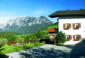 Haus Urban – Doppelzimmer Kahlersberg - Dusche/WC, 20qm, ohne Balkon, TV, Mansardenzimmer für 2-3 Personen, Obergeschoss