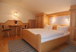 Gasthof Rehwinkl – Einzelzimmer Nr. 8, Dusche/WC/Balkon, TV, Safe, Obergeschoss