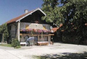 Lohnerhof – Ferienwohnung im Obergeschoss 2-6 Pers. mit Balkon 3 Schlafzimmer