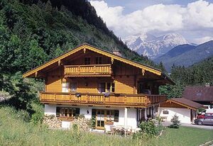 Haus Hölzl Ferienwohnungen – Ferienwohnung Nr. 1, 2 Personen, 40 qm, Terrasse, Schlafzimmer