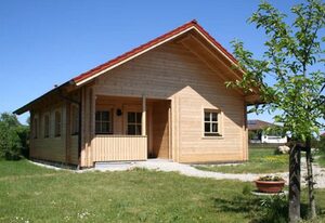 Sepp's Ferienhaus – Holzhaus mit Terrasse und Liegewiese