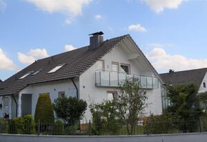 Ferienwohnung Margit – Großzügige 3 Sterne-Ferienwohnung mit großem Balkon und Gartenblick