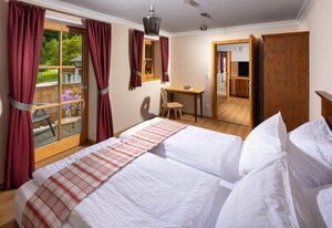 Alpenwohnen Pletzerlehen – Ferienwohnung Alpenliebe, 1-2 Personen, W-LAN, 1 Schlafzimmer, barrierefrei,Lift