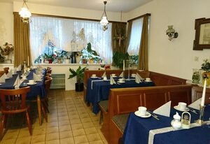 Gasthaus - Pension Am Buchberg – Mehrbettzimmer mit Balkon