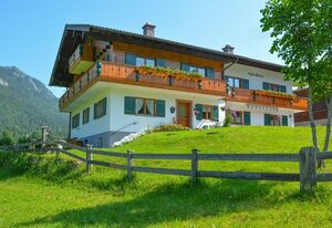 Haus Alpenflora – Ferienwohnung Halsalm, 1-2 Personen, 43 qm, Balkon, W-LAN, 1 Schlafzimmer