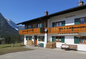 Haus Alpenflora – Ferienwohnung Halsalm, 1-2 Personen, 43 qm, Balkon, W-LAN, 1 Schlafzimmer