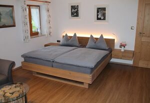 Pension Neuhausen – Doppelzimmer mit Dusche/WC