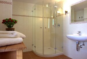 Pension Neuhausen – Doppelzimmer mit Dusche/WC
