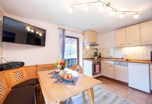 Haus Talblick Ferienwohnungen – Ferienwohnung Watzmann, 1-4 Personen, 44 qm, Dusche/Bad/WC, Südost-Balkon, TV