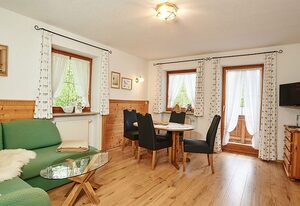 Landhaus Eschenbach – Ferienwohnung Regina für 2 Personen, 52 qm, 1 separates Schlafzimmer, Balkon