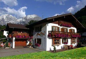 Gästehaus Alexandra – Ferienwohnung Nr. 1, mit Balkon und Bergblick, 50 qm, W-LAN