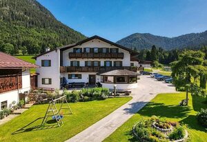 Taubenseehof – Doppelzimmer Nr. 12, Dusche/WC, Sitzgruppe, Obergeschoss