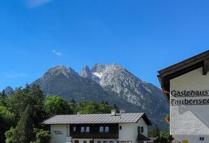 Taubenseehof – Doppelzimmer Nr. 12, Dusche/WC, Sitzgruppe, Obergeschoss