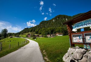 Alpenpension Ettlerlehen – Doppelzimmer Nr. 1, Balkon, TV, W-LAN, Haarfön, Sitzecke, Obergeschoss, Ostseite