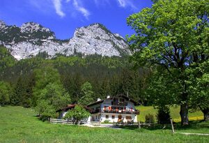 Haus Brandl – Doppelzimmer Nr. 1, für 2 Personen mit Dusche/WC/Balkon, Obergeschoss