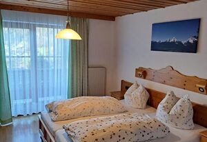 Pension Anötzlehen Murf – Doppelzimmer mit Dusche und WC, Balkon oder Terrasse