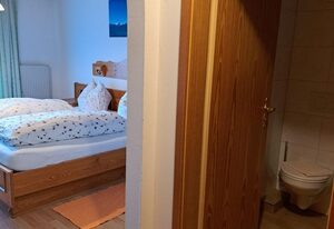 Pension Anötzlehen Murf – Doppelzimmer mit Dusche und WC, Balkon oder Terrasse