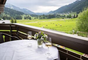 Alpenrösle Ferienwohnungen – Wohnung 6, 62qm, 2 Schlafzimmer, große Südterrasse