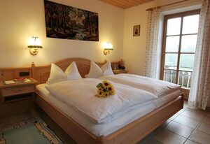 Haus Unterwegscheid Ferienwohnungen – Ferienwohnung Nr. 3 für 2 Personen, 36 qm, Südbalkon mit Bergblick, W-LAN, TV