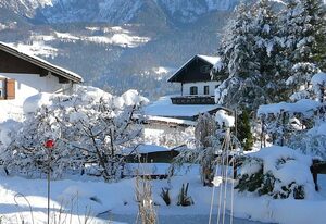 Ferienwohnung Frauendorf – Ferienwohnung Untersbergblick, mit freiem WLAN, Balkon mit Bergblick, 45 qm
