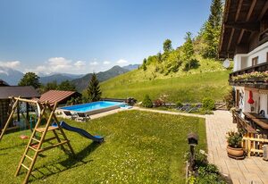 Sportpension Färbinger – Doppelzimmer Nr.6 mit Dusche und WC, Balkon