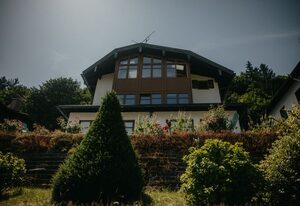 Haus Bergfrieden – Ferienwohnung Kneifelspitze