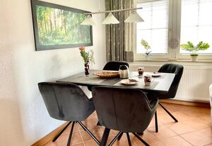 Ferienbungalow Heidi – Ferienbungalow 2-4 Personen, 75 qm, mit 2 separaten Schlafzimmern und Terrasse