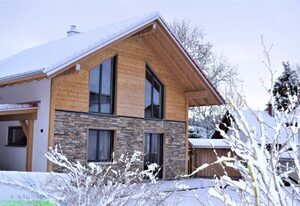 Alpenchalet Allgäu – Ferienhaus, Dusche oder Bad, WC, 2 Schlafräume