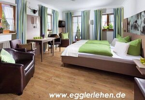 Gästehaus und Ferienwohnungen Egglerlehen – Doppelzimmer 2 Dusche/WC und Balkon
