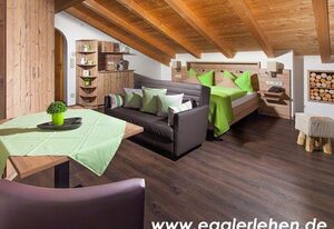 Gästehaus und Ferienwohnungen Egglerlehen – Doppelzimmer 2 Dusche/WC und Balkon