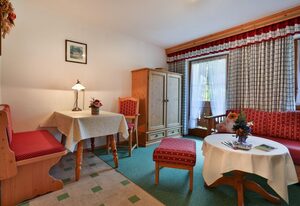 Gästehaus Freibergeck – Ferienwohnung Untersberg, 1-2 Personen, 38 qm, großer Balkon mit Bergblick