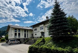 Alpenglühn – Doppelzimmer New Eagles Nest, mit Balkon Dusche und WC