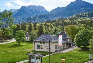 Ferienwohnung Zeitz – Fewo Jenner, 1-4 Personen, 135 qm, 1 Schlafzimmer, Terrasse, nähe Königssee