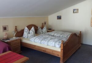 Gästehaus am Alpenpark – Doppelzimmer mit DU/WC, Balkon, TV - Watzmann 24 qm