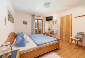 Grechinglehen Aschauer GdbR – Doppelzimmer Nr.4, mit Dusche und WC