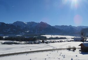 Kreuzangerhof – Ferienwohnung 3 Blick aufs Nebelhorn