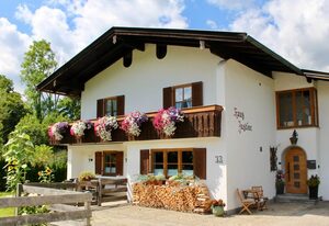 Ferienwohnung Justine – FeWo Justine, 80qm bis 4 Personen, 2 getrennte Schlafzimmer, großem Balkon und Bergblick