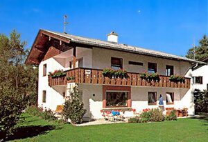 Haus Auzinger – Ferienwohnung 1-4 Personen, 75qm, 2 Schlafzimmer, Küche mit Essecke, Balkon