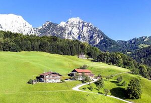 Urlaubshof Kranvogllehen – Ferienwohnung Watzmann mit separaten Schlafzimmer, Wohnküche, Bad mit Dusche/WC und Balkon