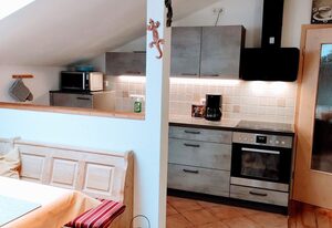 Ferienwohnung Hell – Ferienwohnung 50 qm für 1-2 Personen, separates Schlafzimmer, Küche, Wohnzimmer, Bad Du/WC, Balkon