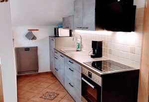 Ferienwohnung Hell – Ferienwohnung 50 qm für 1-2 Personen, separates Schlafzimmer, Küche, Wohnzimmer, Bad Du/WC, Balkon