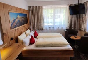 Alpenhotel Denninglehen – Doppelzimmer mit Dusche und WC im Erdgeschoss