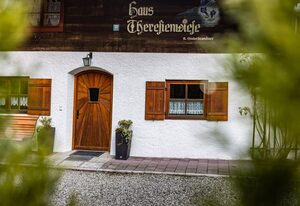 Haus Theresienwiese – Ferienwohnung Thymian, 26qm, 1 Schlafzimmer mit Terrasse
