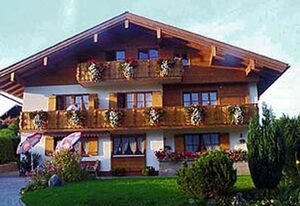 Team Watzmann GmbH – Doppelzimmer Dusche/WC mit Balkon