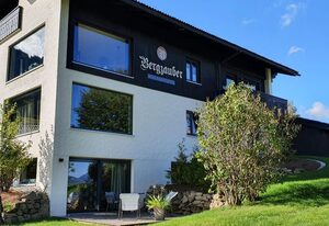 Bergzauber Alpin Suites – Ferienwohnung Blütenmeer