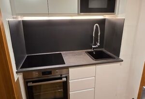 Ferienwohnung Klein – Ferienwohnung für 1-2 Personen, offener Wohn- Schlafbereich mit Küchenzeile, Bad mit Badewanne und Dusche