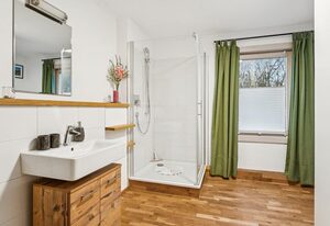 Bergzeit Whg. 1 – Appartement/Fewo, Bad, WC, 1 Schlafraum
